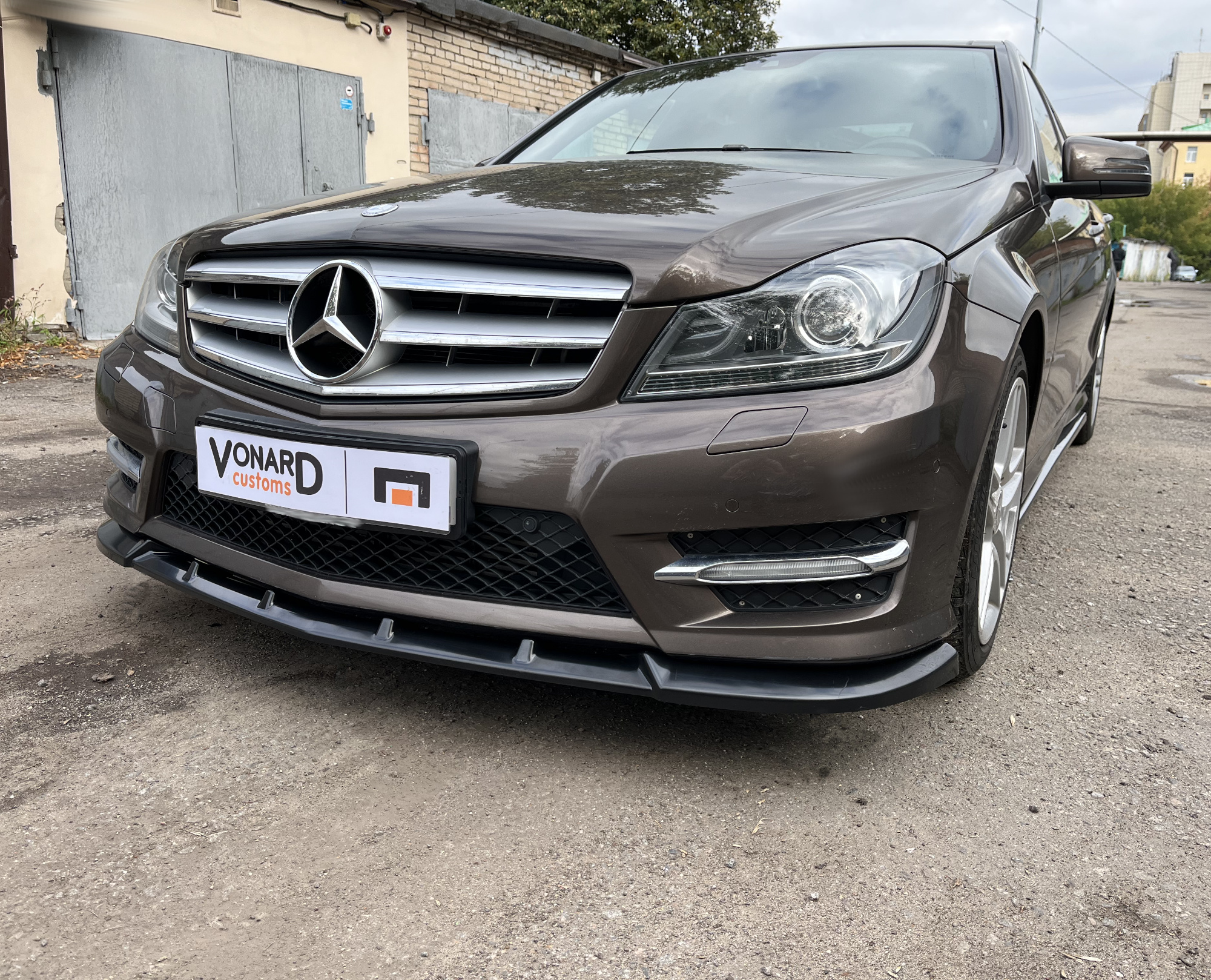 картинка Сплиттер переднего бампера Mercedes C W204 рест. vonard customs 