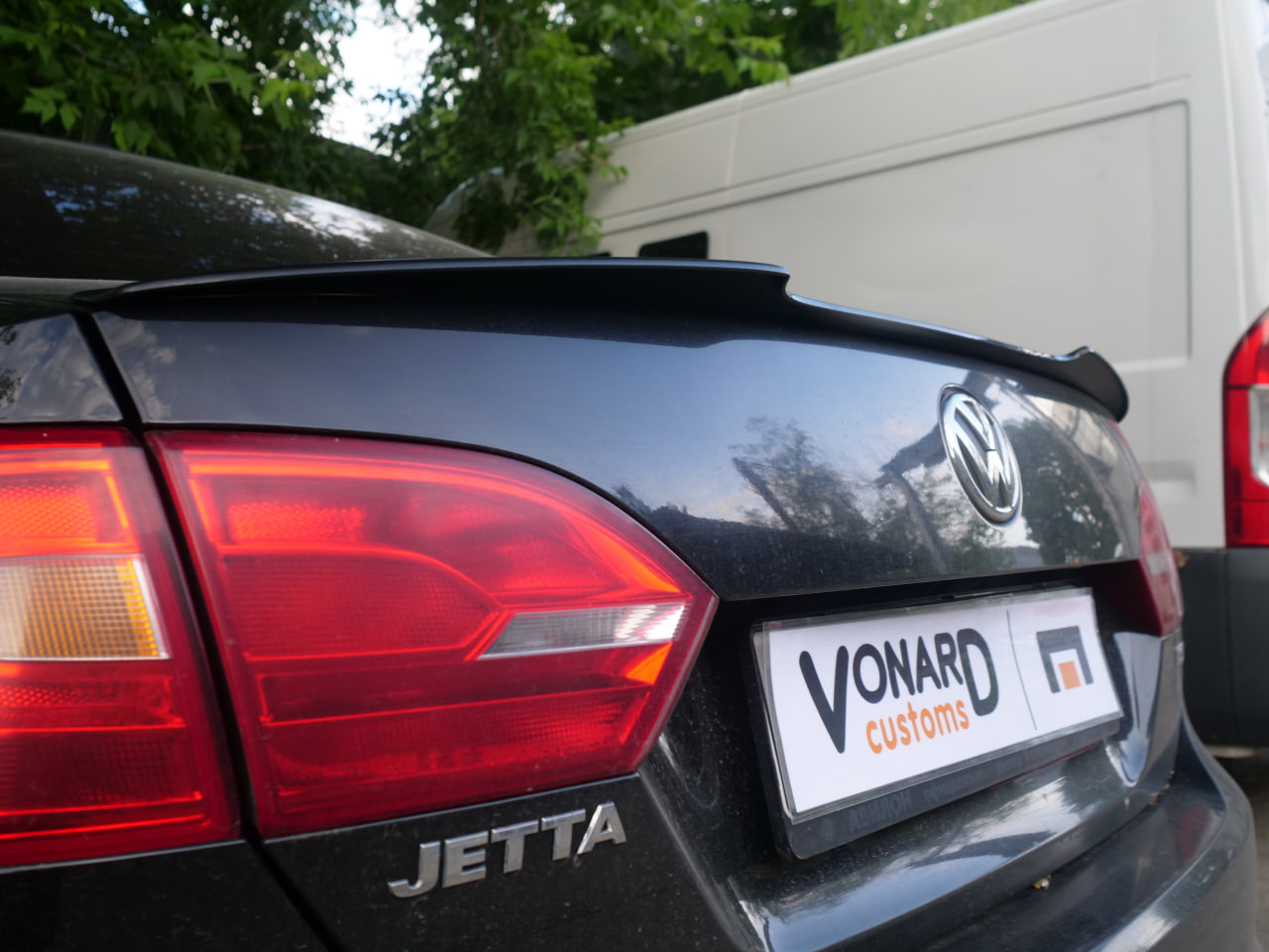 картинка Спойлер лезвие крышки багажника VW Jetta 6 - под покраску vonard customs 