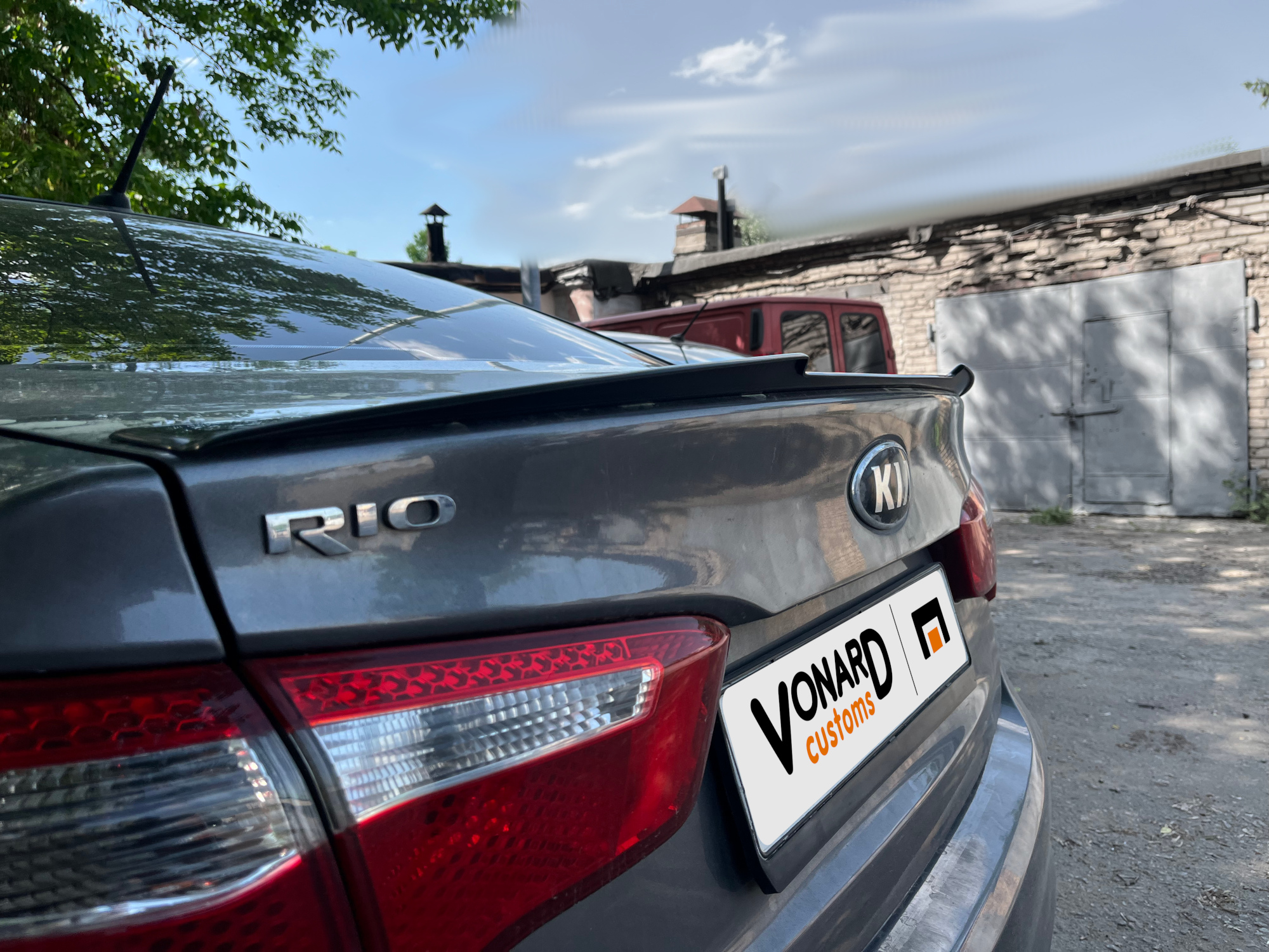 картинка Спойлер лезвие крышки багажника Kia Rio 3 - под покраску vonard customs 