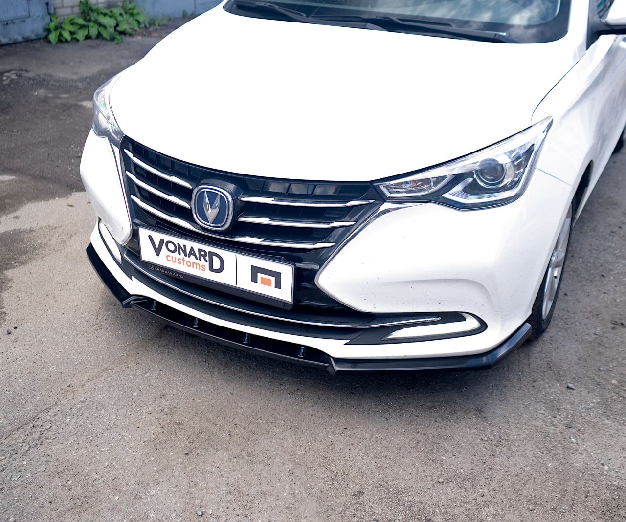 картинка Сплиттер переднего бампера Changan Alsvin 3 - черный глянец vonard customs 