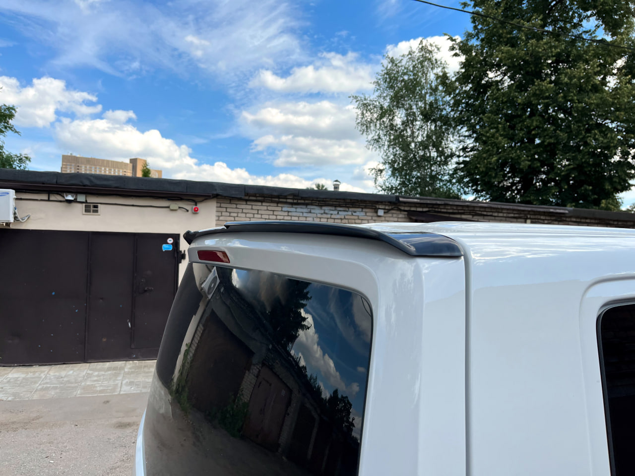 картинка Спойлер лезвие крышки багажника VW T6 / T6.1 vonard customs 