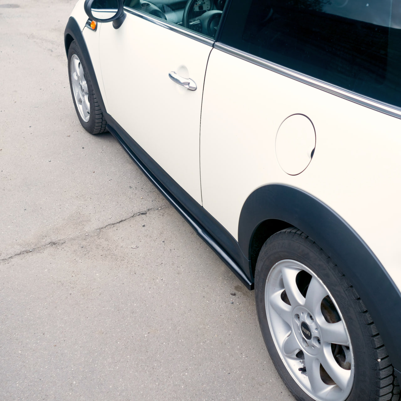 картинка Лезвия под пороги MINI Hatch R56 - под покраску vonard customs 