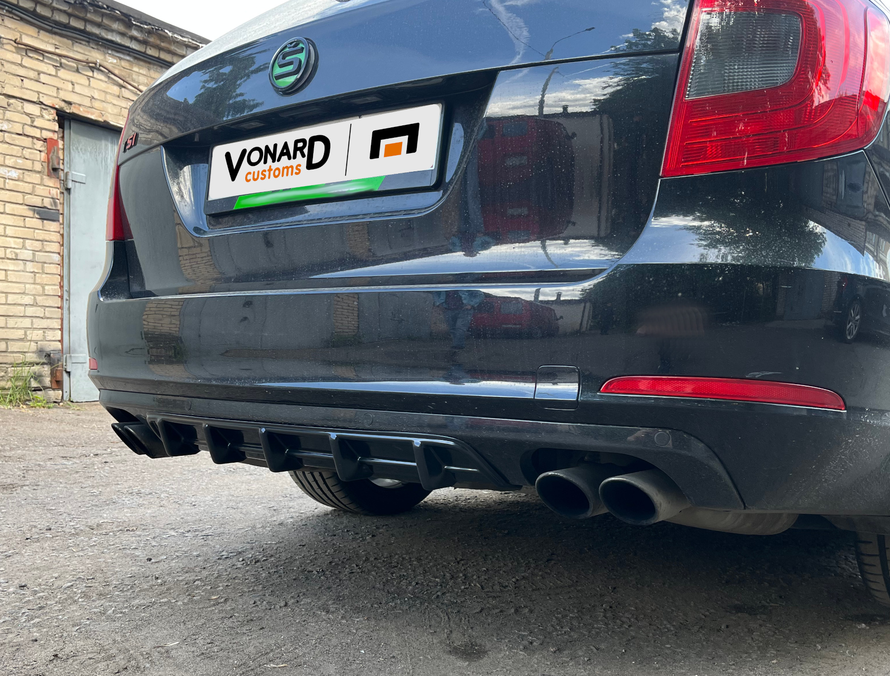 картинка Диффузор накладка заднего бампера Skoda Superb 2 - текстура vonard customs 