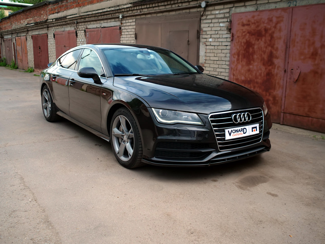 картинка Сплиттер переднего бампера Audi A7 S7 C7 S-line дорест vonard customs 