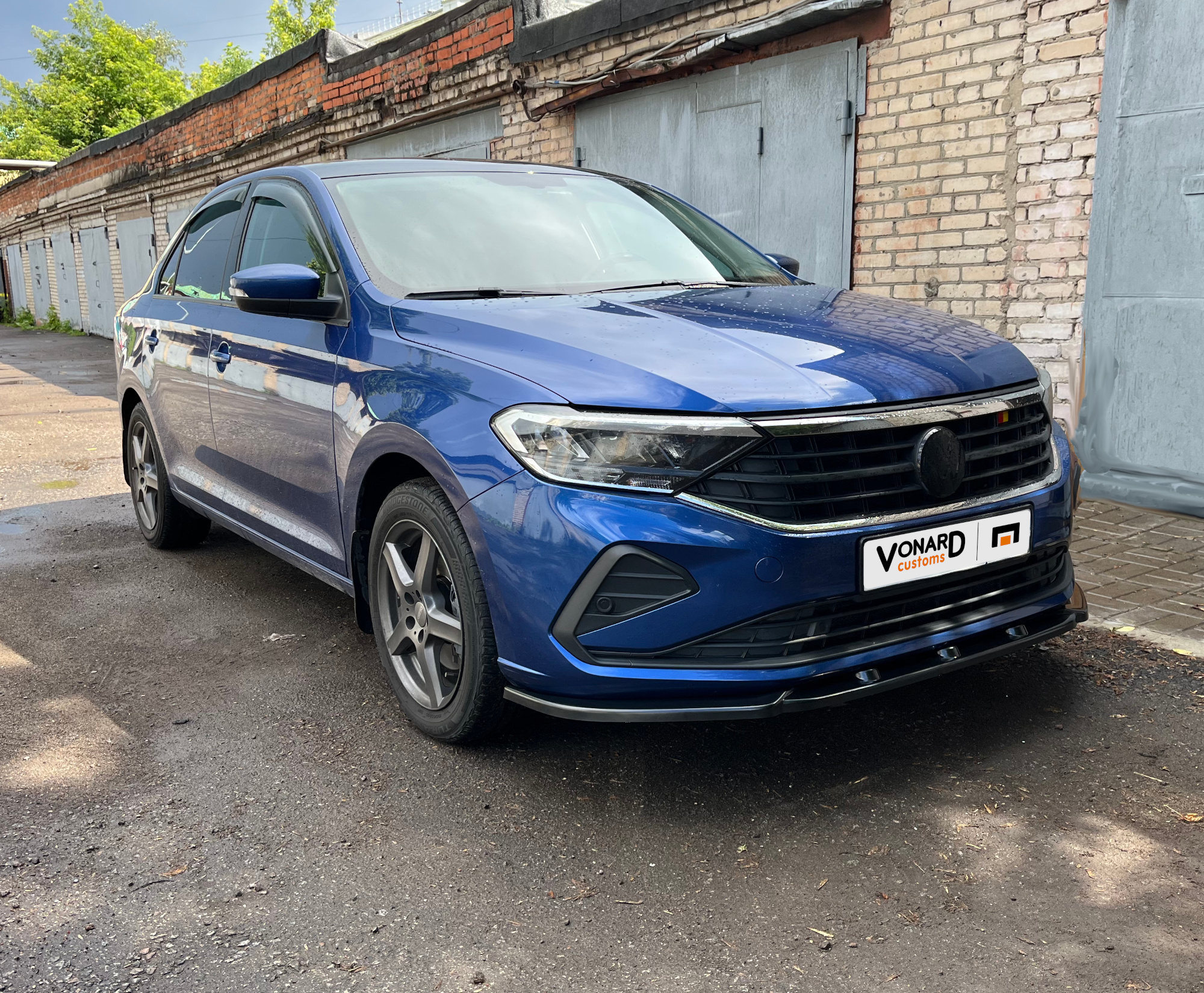 картинка Сплиттер переднего бампера VW Polo 6 liftback (узкий) - текстура vonard customs 
