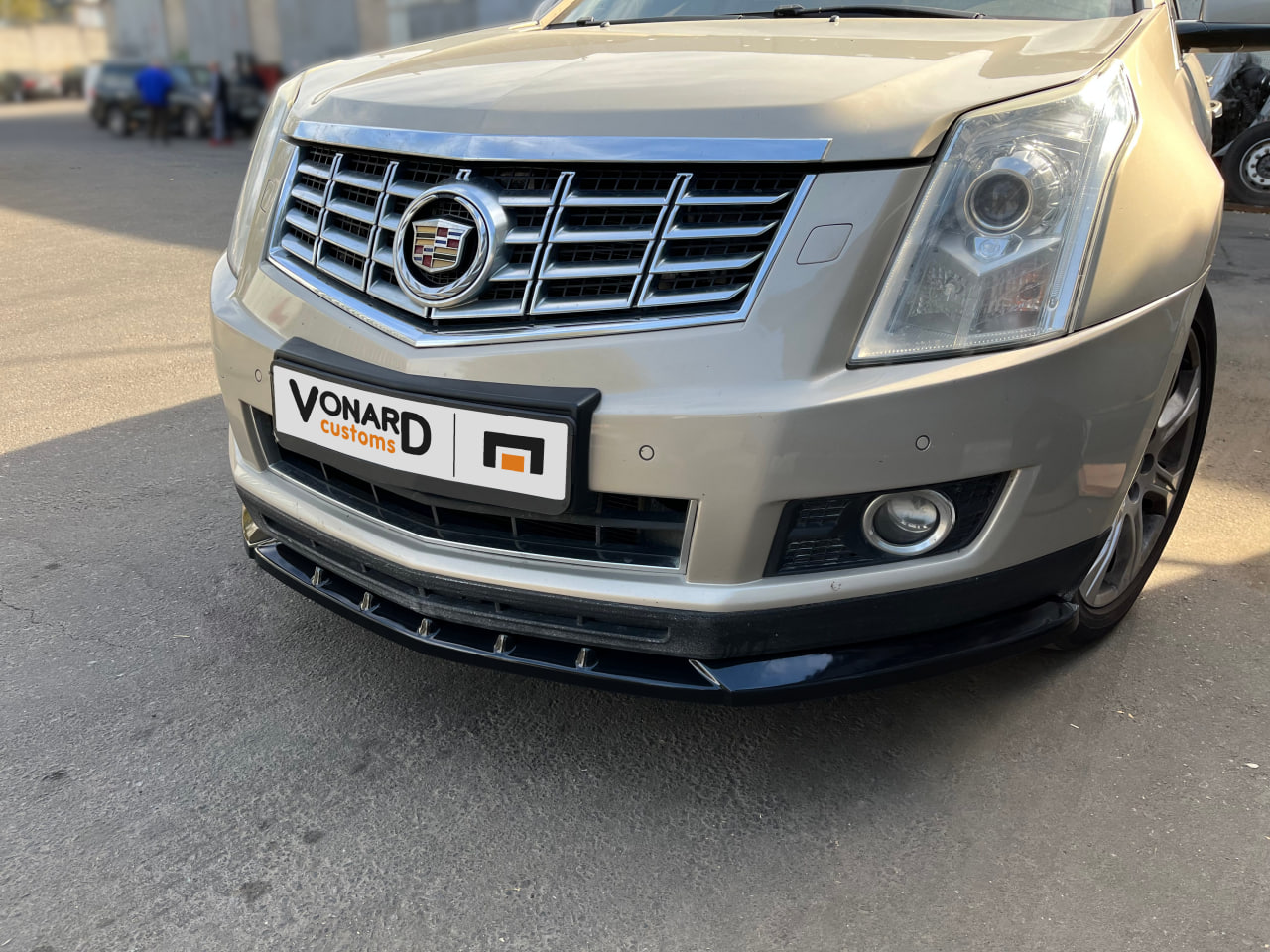 картинка Сплиттер переднего бампера Cadillac SRX 2 - под покраску vonard customs 
