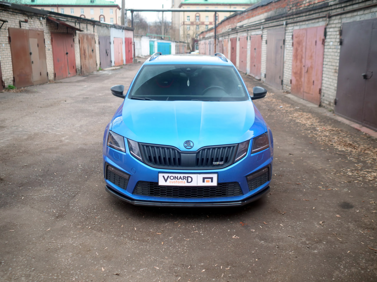 картинка Сплиттер переднего бампера Skoda Octavia 3 A7 RS рест. V3 vonard customs 