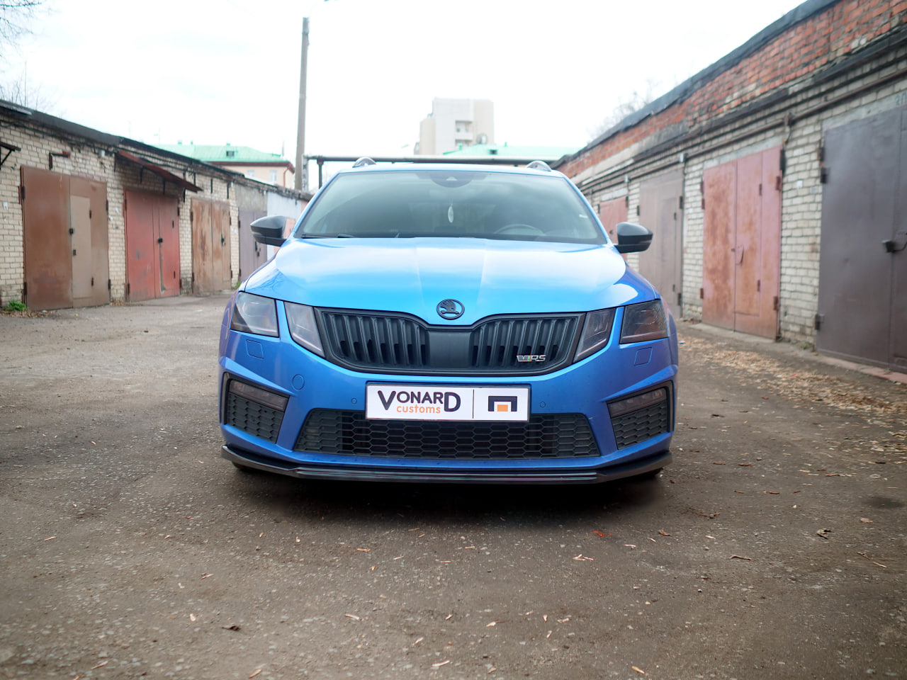 картинка Сплиттер переднего бампера Skoda Octavia 3 A7 RS рест. V3 vonard customs 