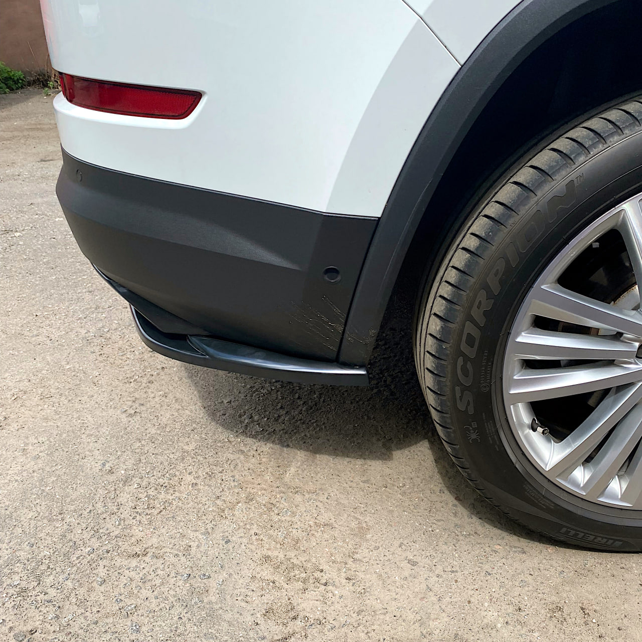 картинка Сплиттеры заднего бампера Skoda Kodiaq 1 стандарт - черный металлик vonard customs 