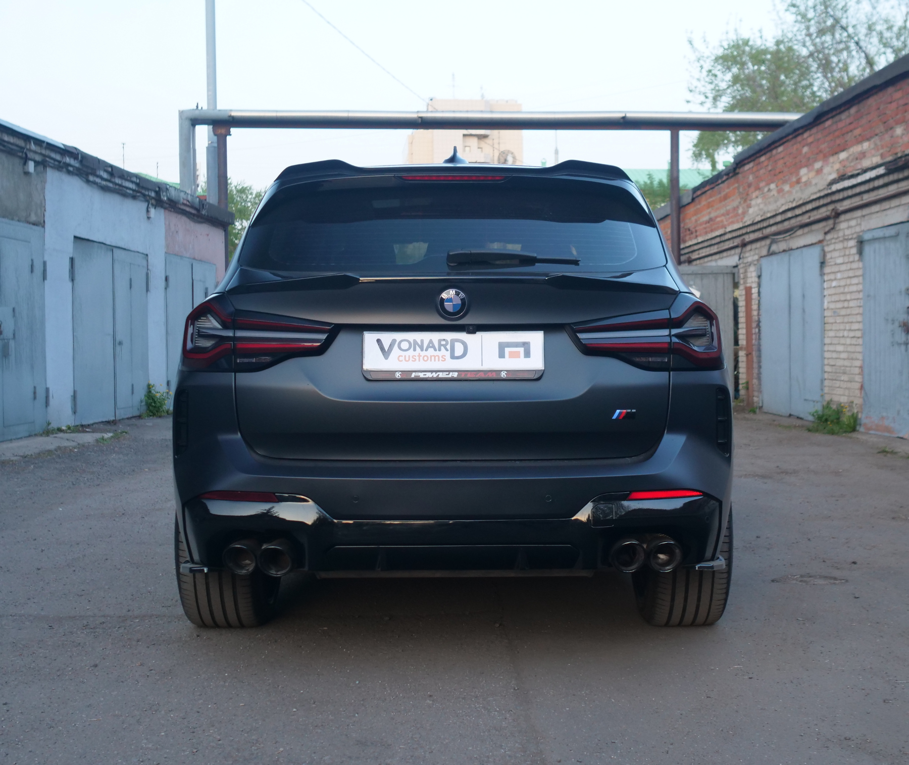 картинка Спойлер крышки багажника (нижний) BMW X3 G01 - черный металлик vonard customs 