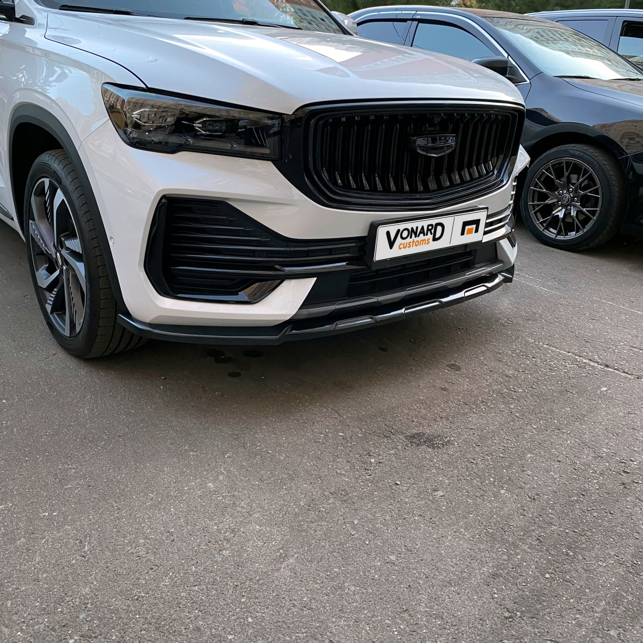 картинка Сплиттер переднего бампера Geely Monjaro 1 vonard customs 