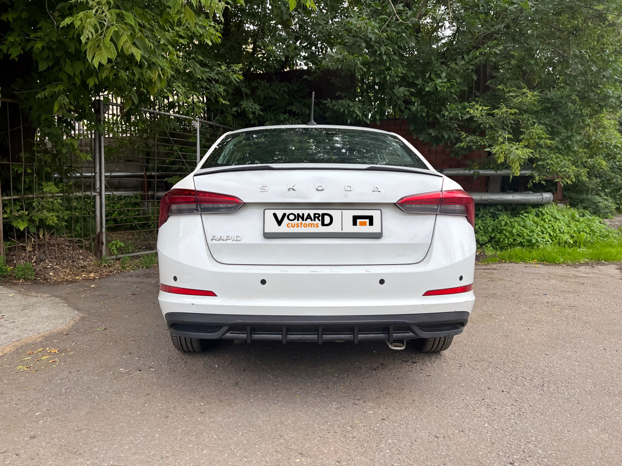 картинка Спойлер лезвие крышки багажника Skoda Rapid (ver. 2) vonard customs 