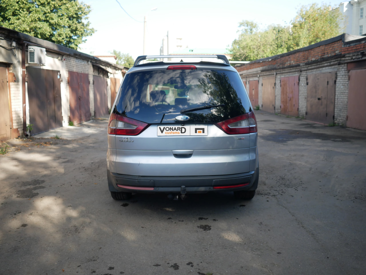 картинка Спойлер лезвие крышки багажника Ford Galaxy 2 - под покраску vonard customs 