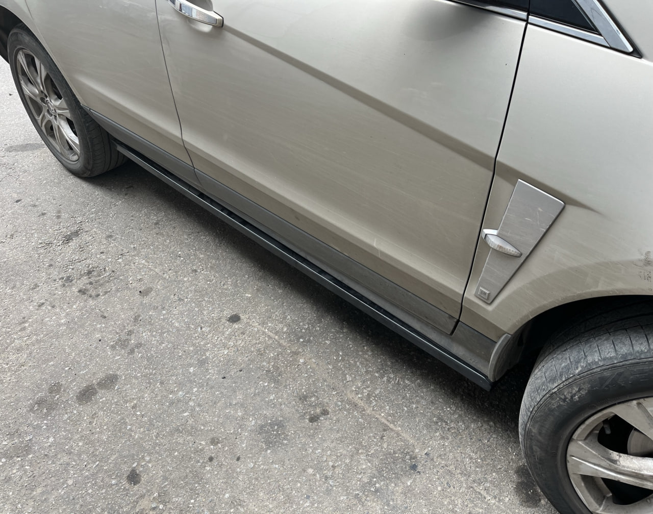 картинка Лезвия под пороги Cadillac SRX 2 - под покраску vonard customs 