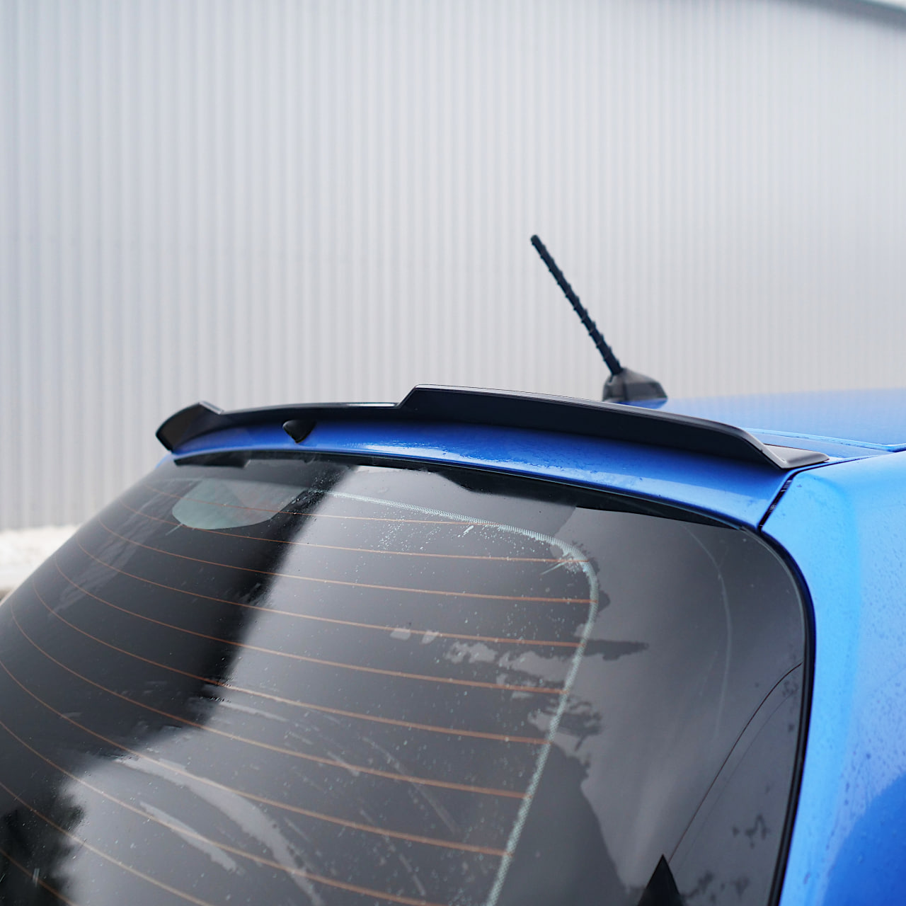 картинка Спойлер лезвие крышки багажника Kia Rio 2 хэтчбек vonard customs 