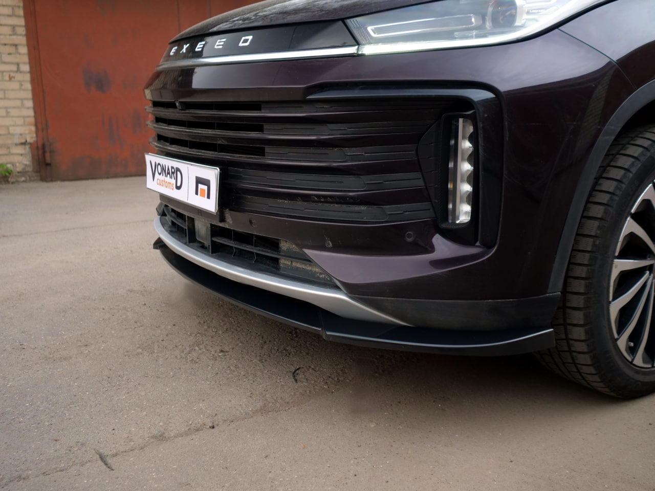 картинка Сплиттер переднего бампера Exeed TXL I рест. - под покраску vonard customs 