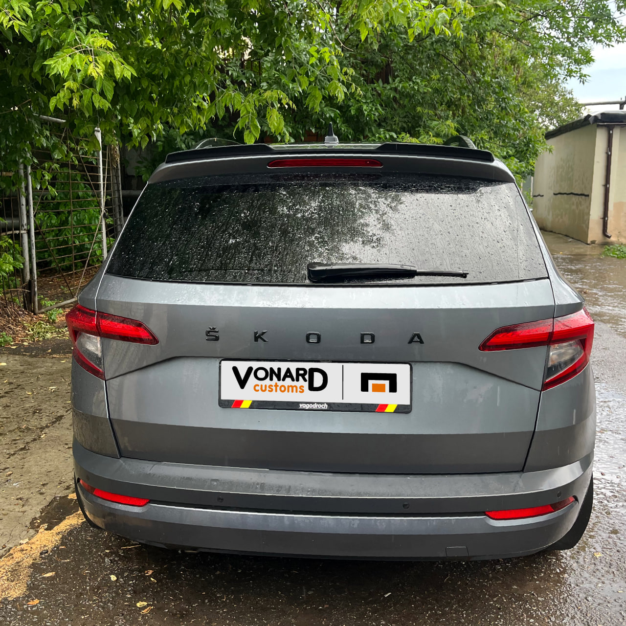 картинка Спойлер лезвие крышки багажника Skoda Karoq 1 (короткий) vonard customs 