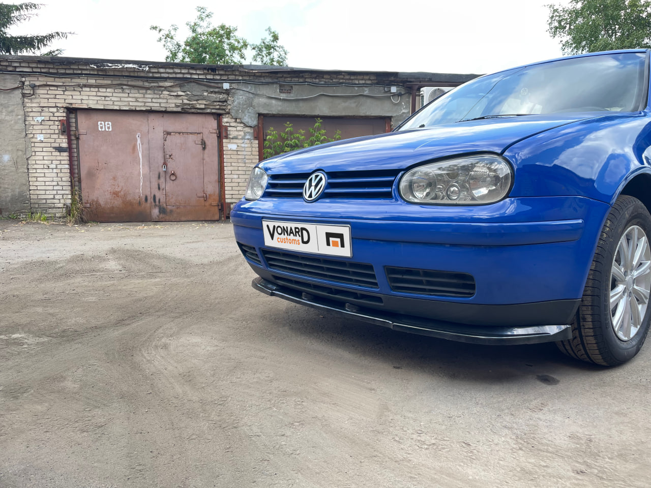 картинка Сплиттер переднего бампера VW Golf 4 vonard customs 