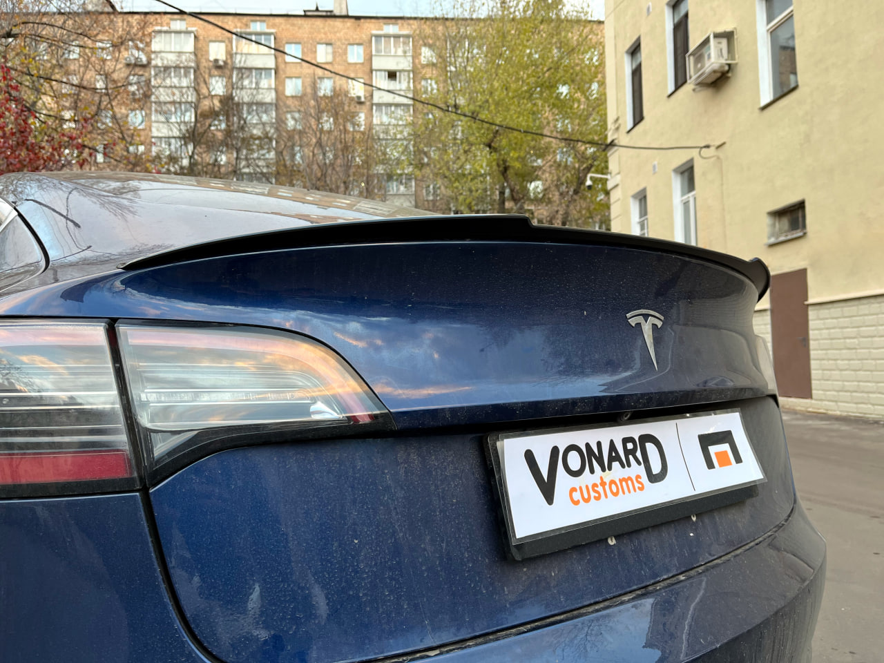 картинка Спойлер лезвие крышки багажника Tesla Model 3 (короткий с выемкой) - под покраску vonard customs 