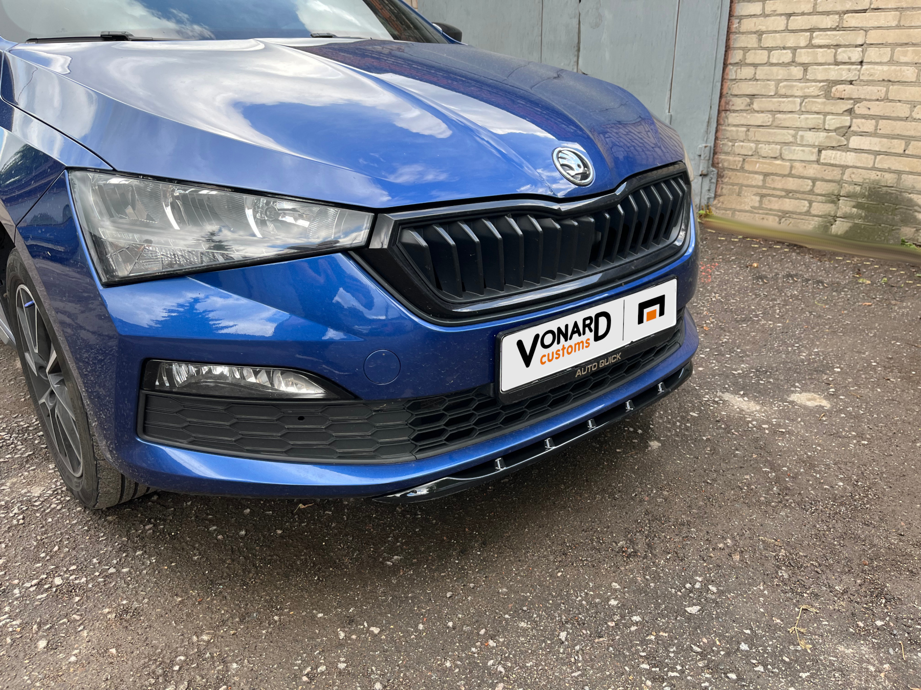 картинка Сплиттер (короткий) переднего бампера Skoda Rapid 2 - черный металлик vonard customs 