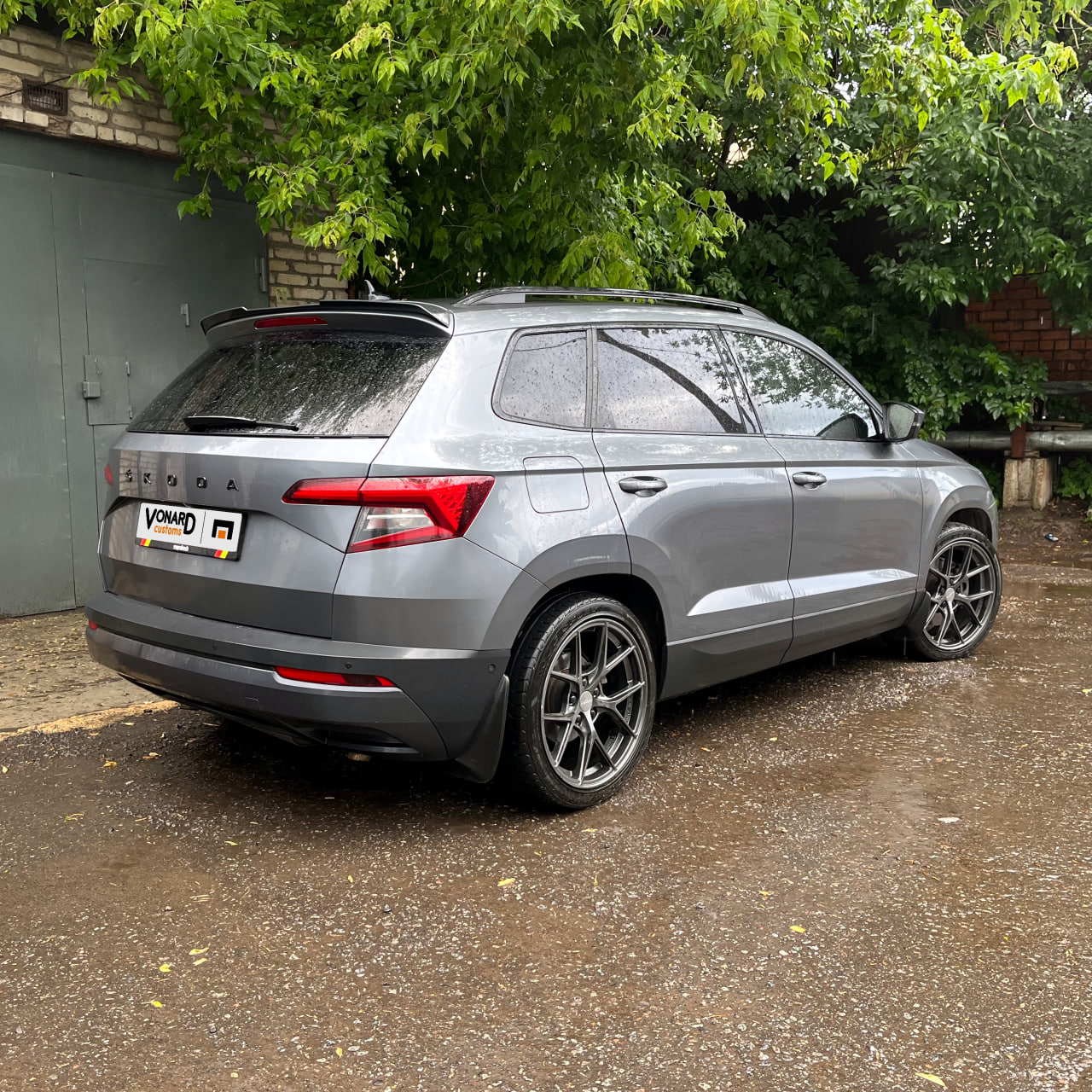 картинка Спойлер лезвие крышки багажника Skoda Karoq 1 (длинный) - под покраску vonard customs 