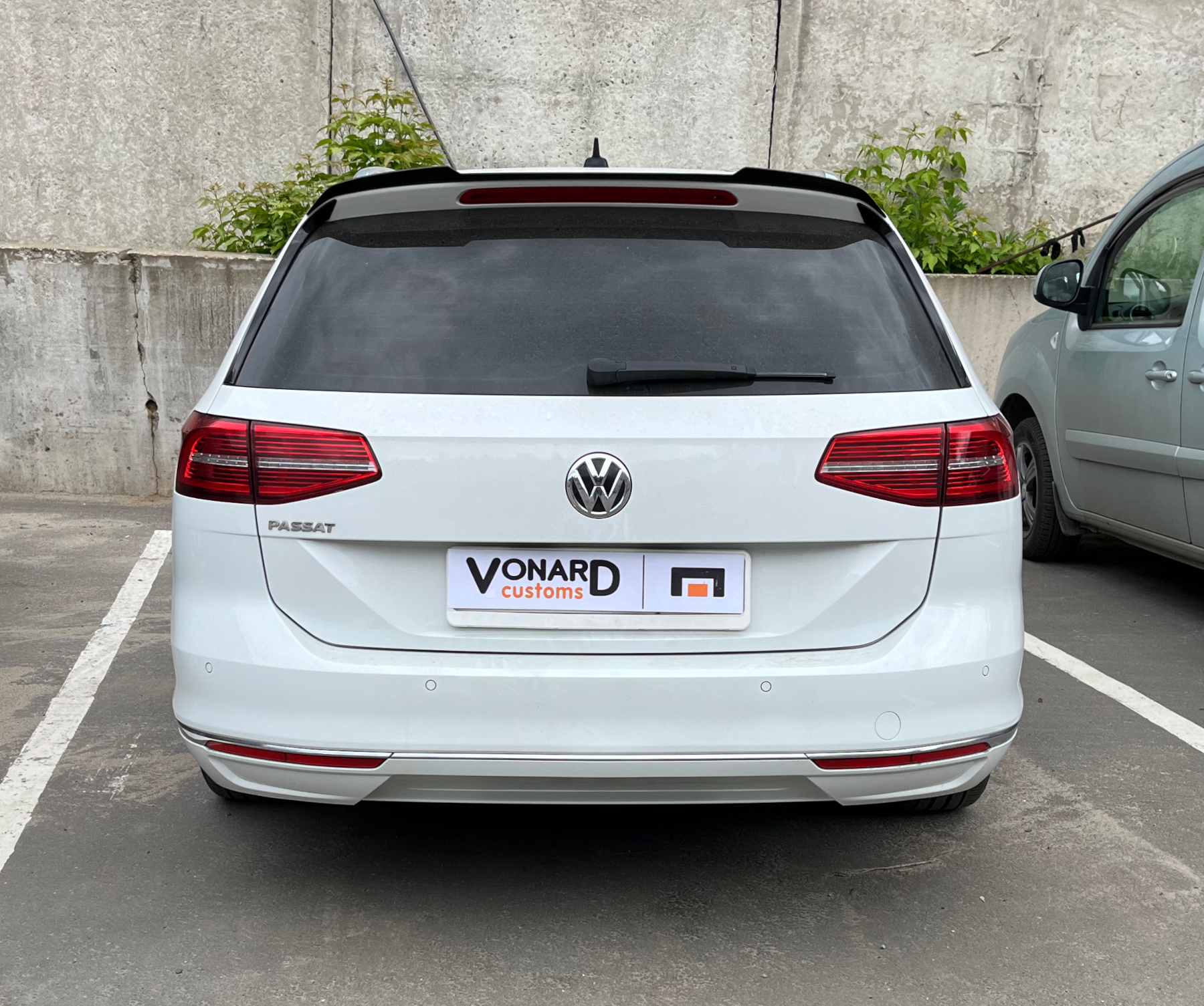 картинка Спойлер лезвие крышки багажника VW Passat B8 универсал vonard customs 