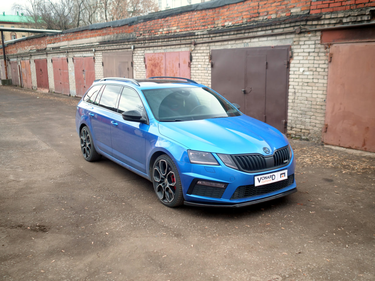 картинка Сплиттер переднего бампера Skoda Octavia 3 A7 RS рест. V3 vonard customs 