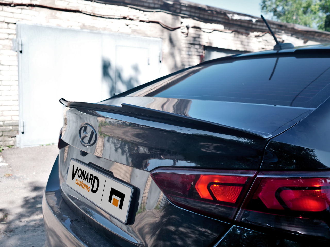 картинка Спойлер лезвие крышки багажника Hyundai Solaris 2 - под покраску vonard customs 