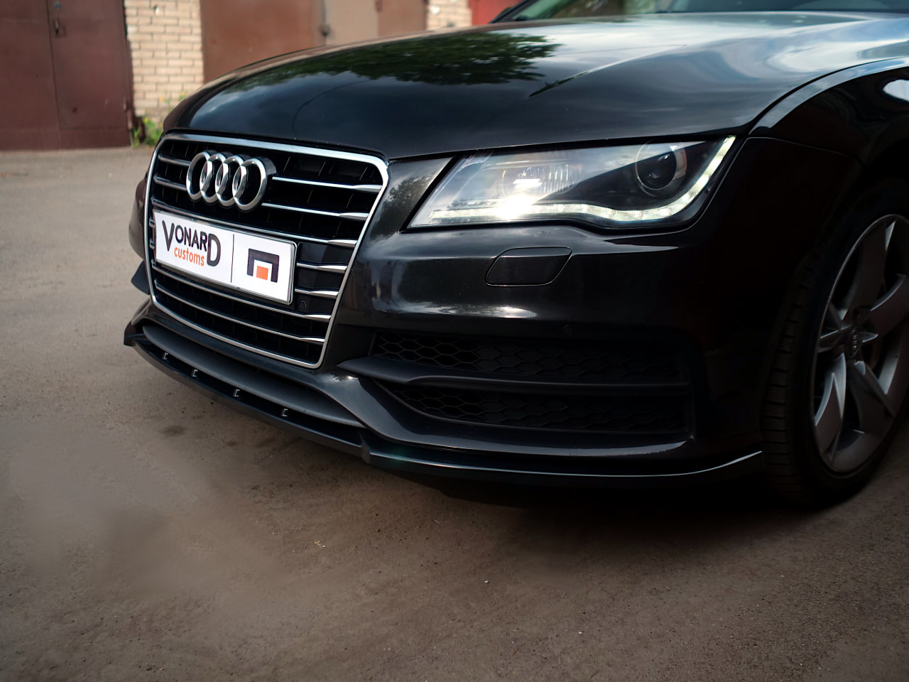 картинка Сплиттер переднего бампера Audi A7 S7 C7 S-line дорест vonard customs 