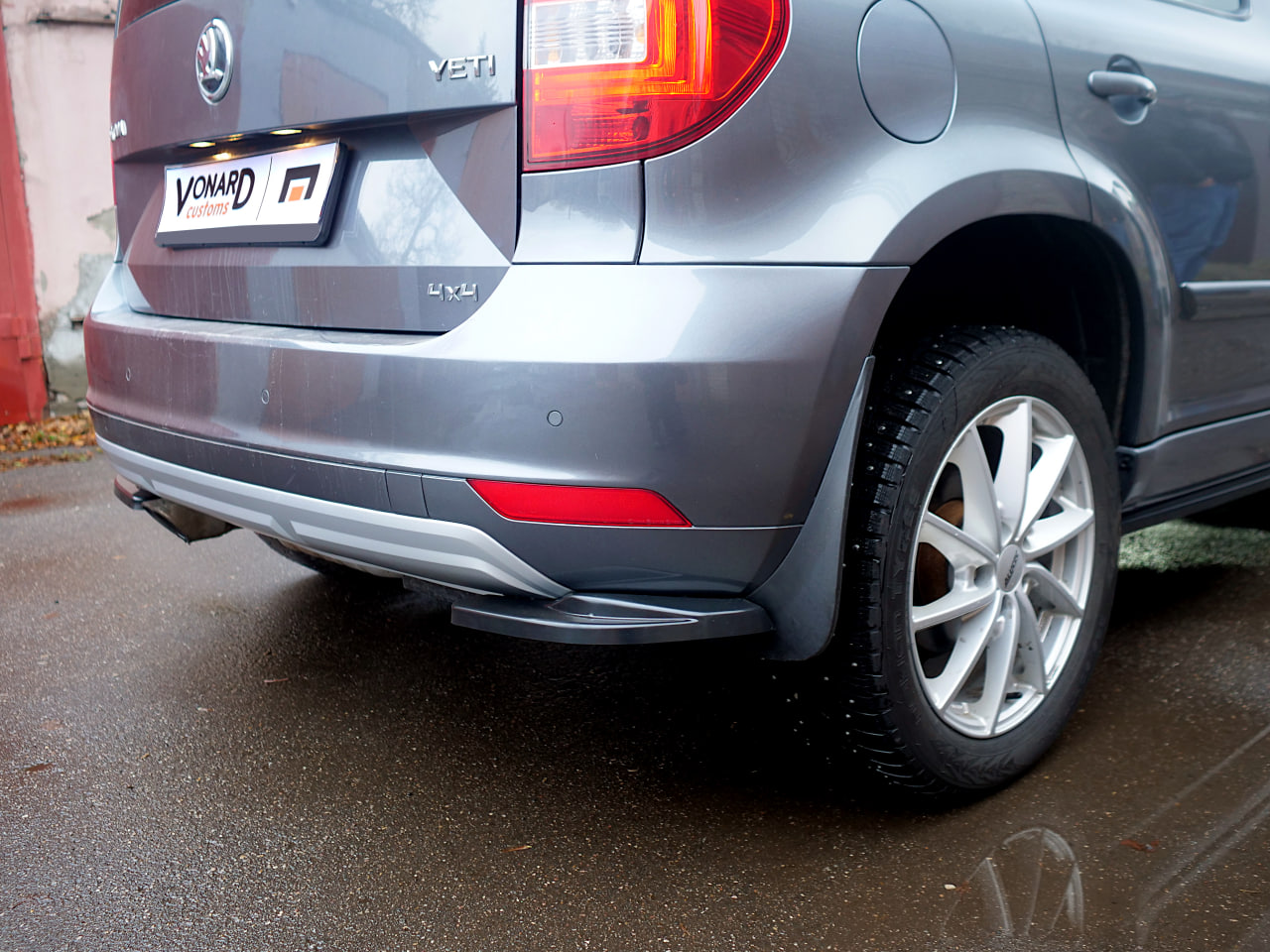 картинка Сплиттеры заднего бампера Skoda Yeti 1 (ver. 2) vonard customs 