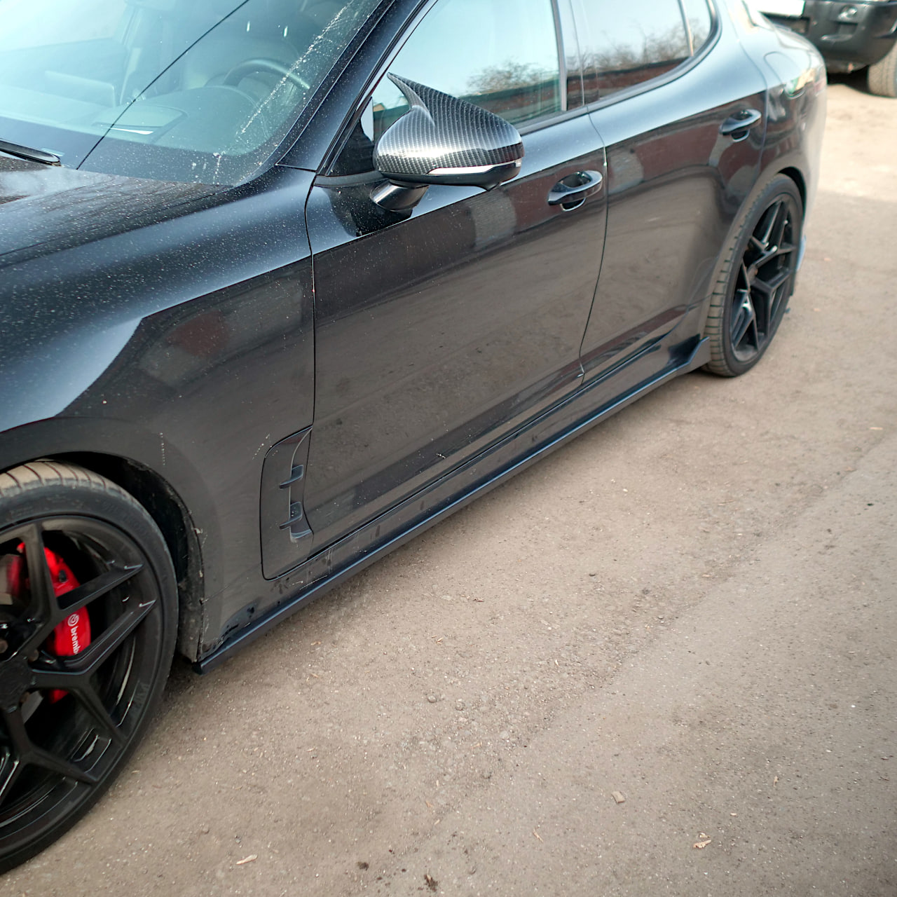 картинка Лезвия под пороги KIA Stinger 1 (агрессивные) - под покраску vonard customs 