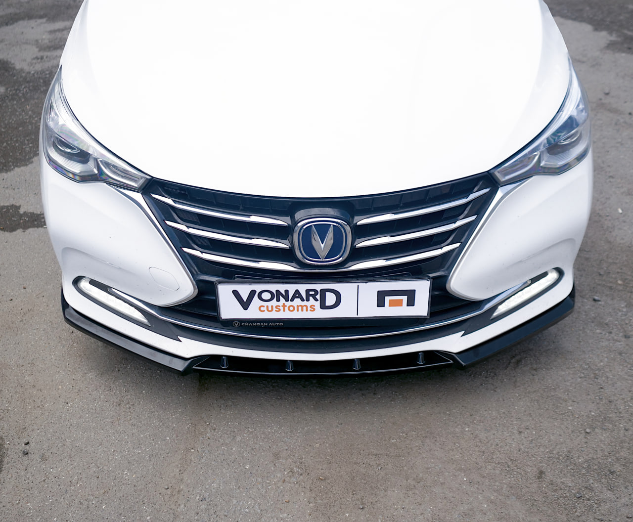 картинка Сплиттер переднего бампера Changan Alsvin 3 - черный глянец vonard customs 