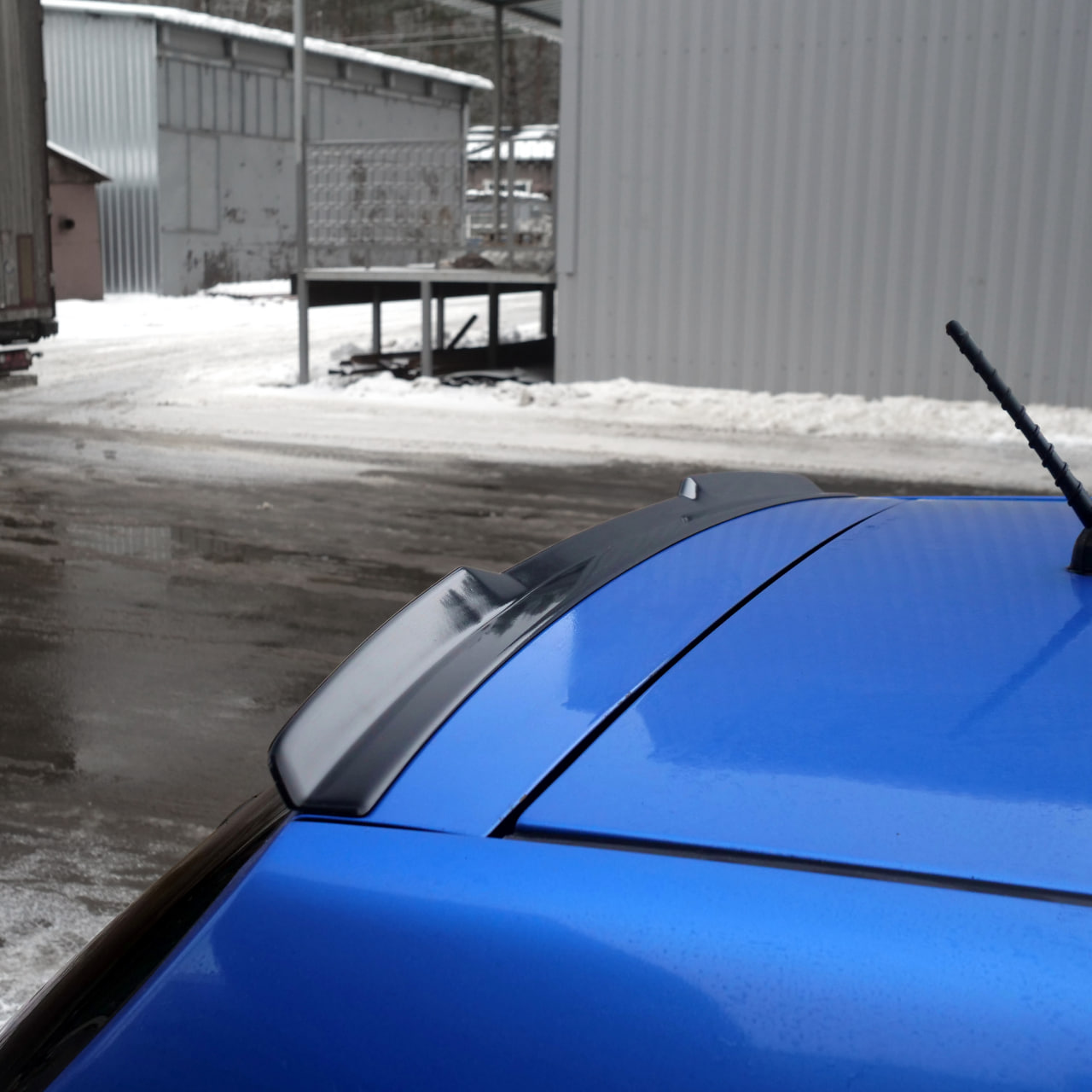 картинка Спойлер лезвие крышки багажника Kia Rio 2 хэтчбек vonard customs 