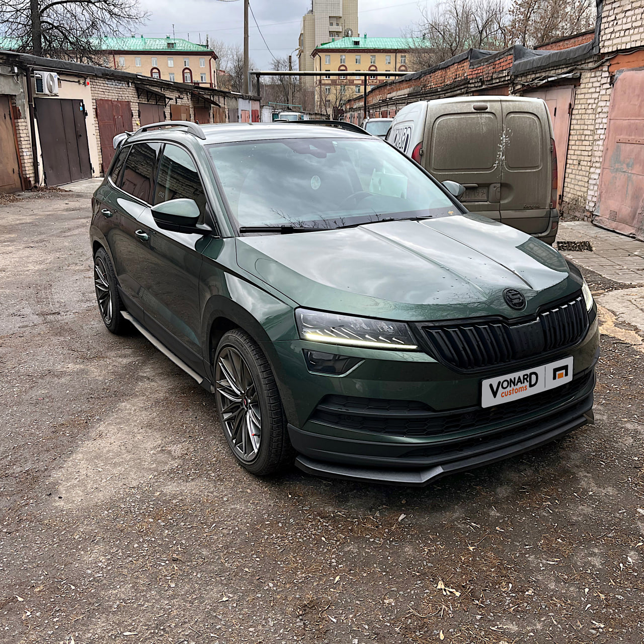 картинка Сплиттер переднего бампера Skoda Karoq 1 - под покраску vonard customs 