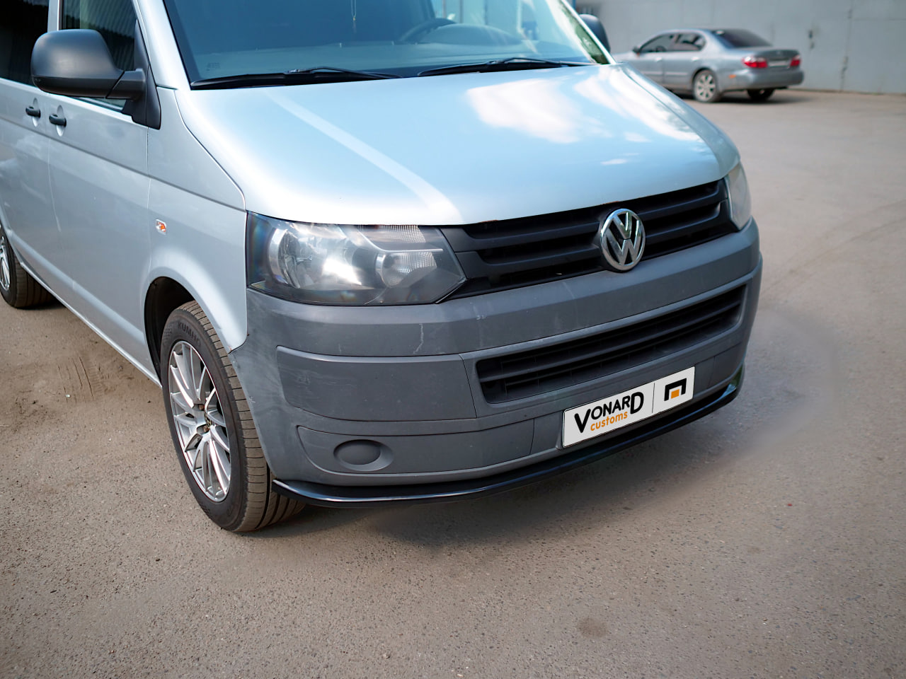 картинка Сплиттер переднего бампера VW T5.1 (прилегающий) - текстурный vonard customs 