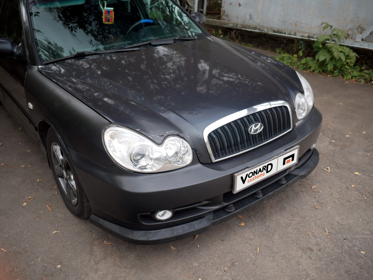 картинка Сплиттер переднего бампера Hyundai Sonata 4 EF рест. vonard customs 