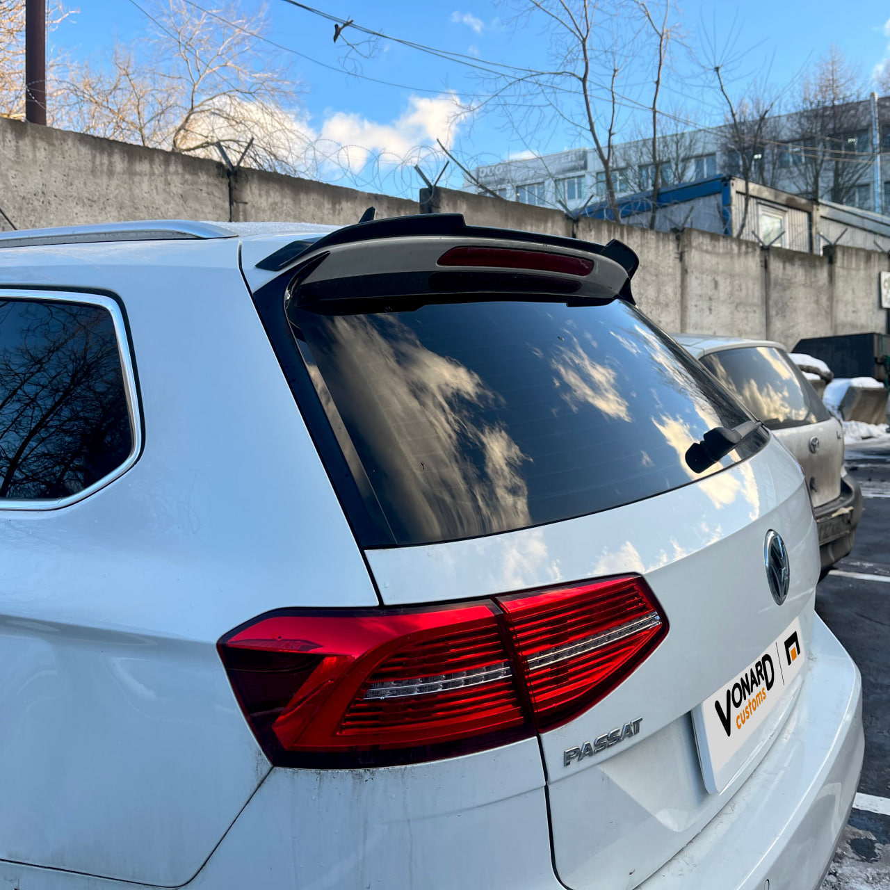 картинка Спойлер лезвие крышки багажника VW Passat B8 универсал vonard customs 