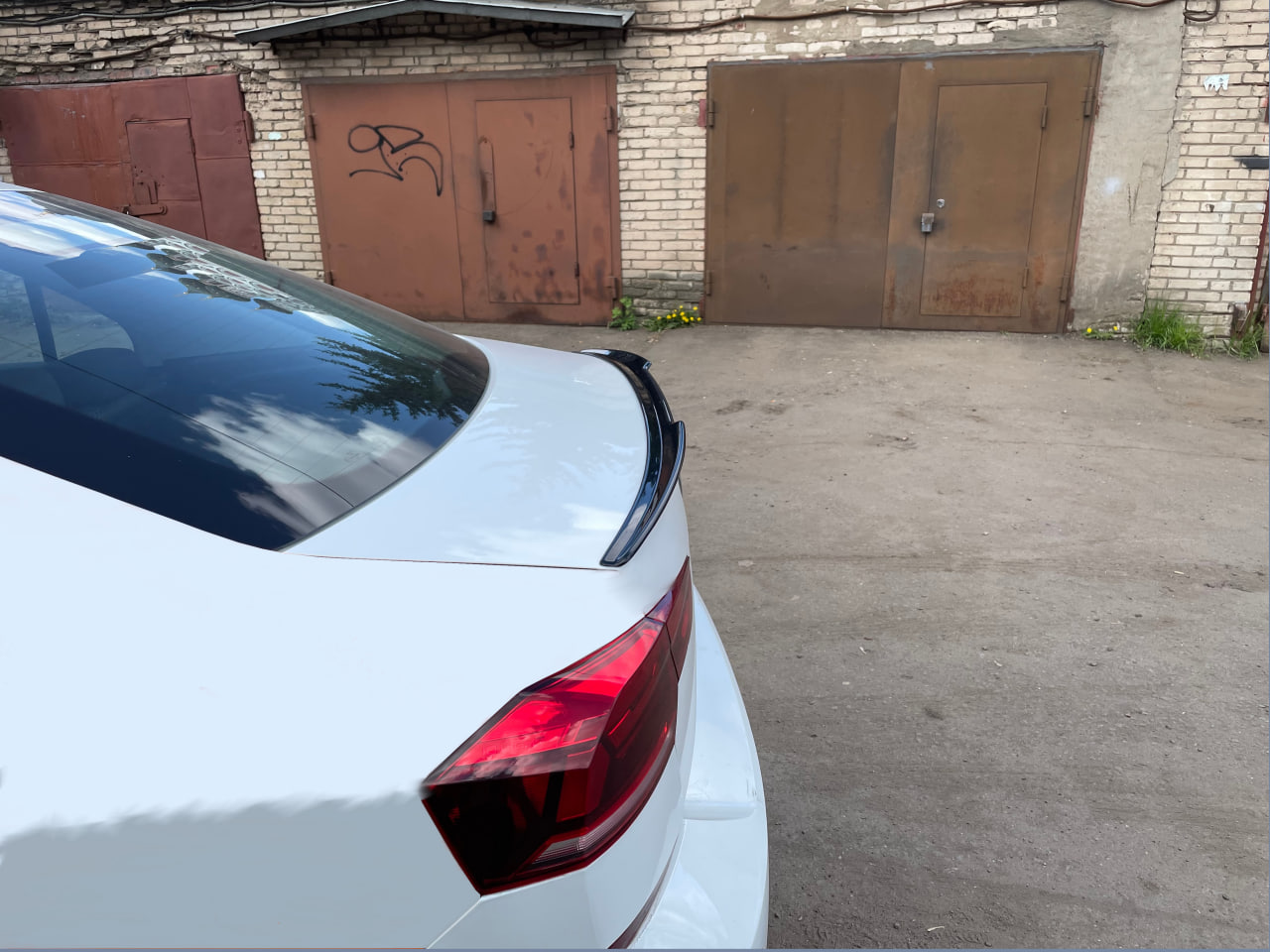 картинка Спойлер лезвие крышки багажника VW Polo 6 liftback vonard customs 