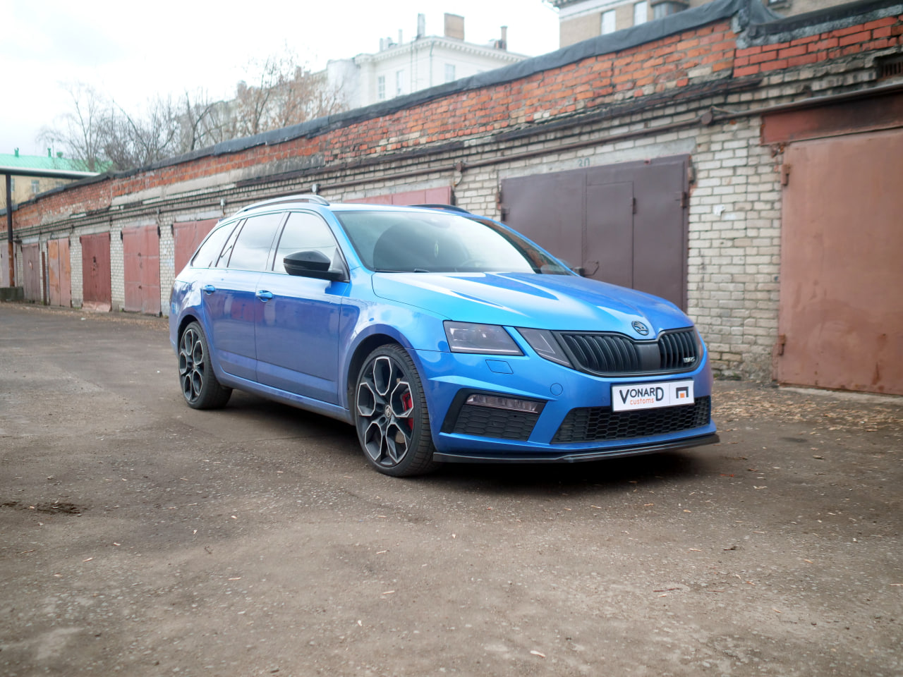 картинка Сплиттер переднего бампера Skoda Octavia 3 A7 RS рест. V3 vonard customs 