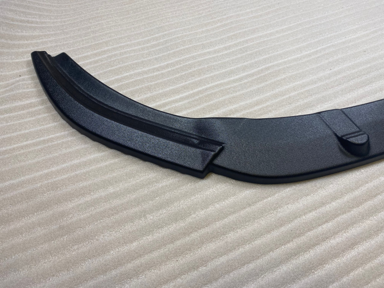 картинка Сплиттер переднего бампера VW Polo 5 рест. седан - текстура vonard customs 