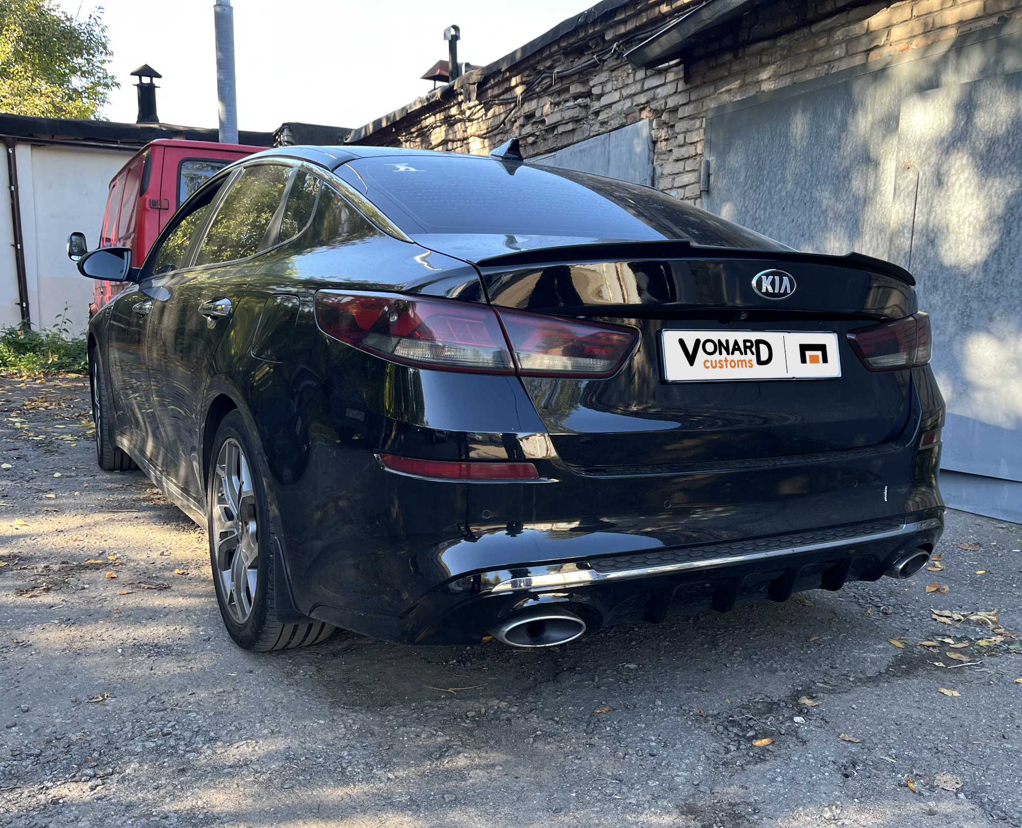 картинка Спойлер крышки багажника для KIA Optima 4 - черный металлик vonard customs 