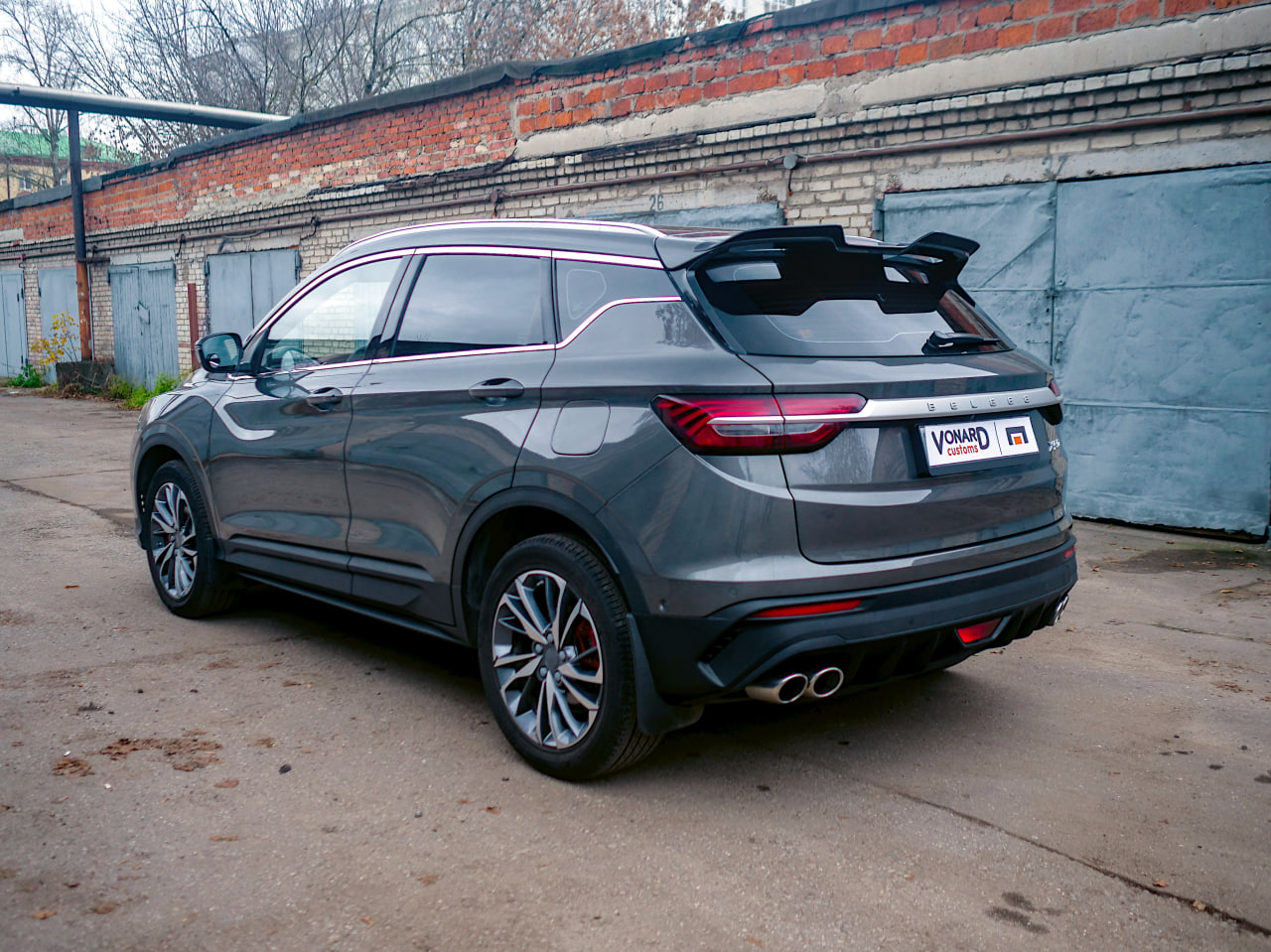 картинка Спойлер лезвие крышки багажника Geely Coolray 1 / Belgee X50 (ver. 2) - черный металлик vonard customs 