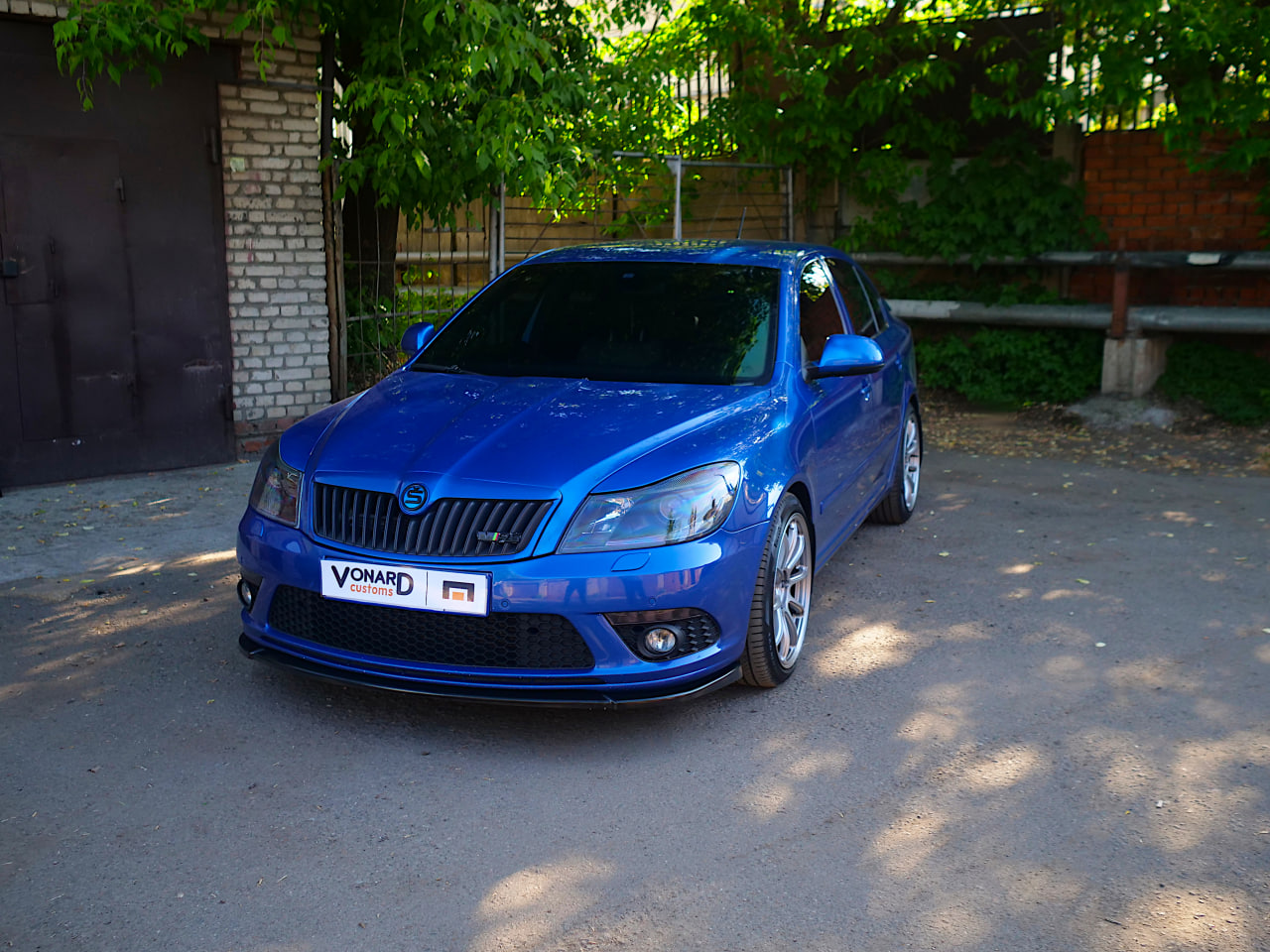 картинка Сплиттер переднего бампера Skoda Octavia 2 A5 RS рест. (прилегающий) - под покраску vonard customs 