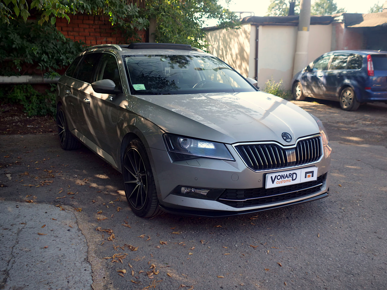 картинка Сплиттер переднего бампера Skoda Superb 3 vonard customs 