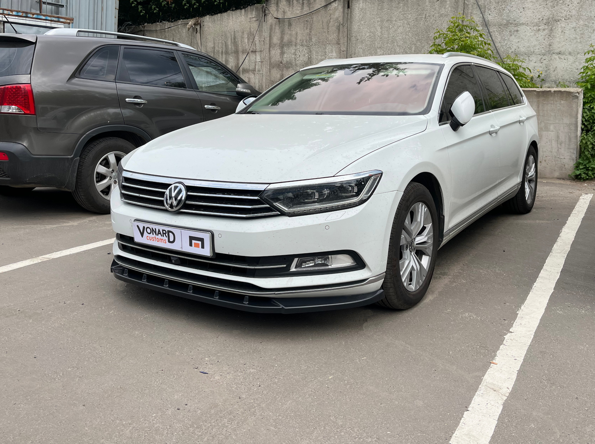 картинка Сплиттер переднего бампера VW Passat B8 - черный металлик vonard customs 