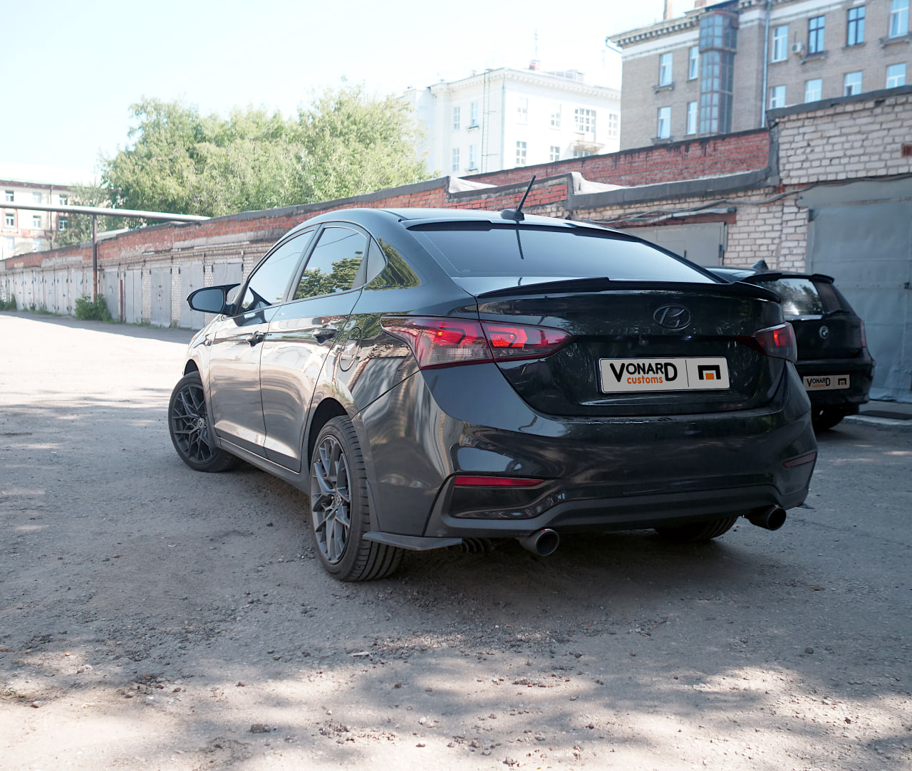 картинка Спойлер лезвие крышки багажника Hyundai Solaris 2 - под покраску vonard customs 