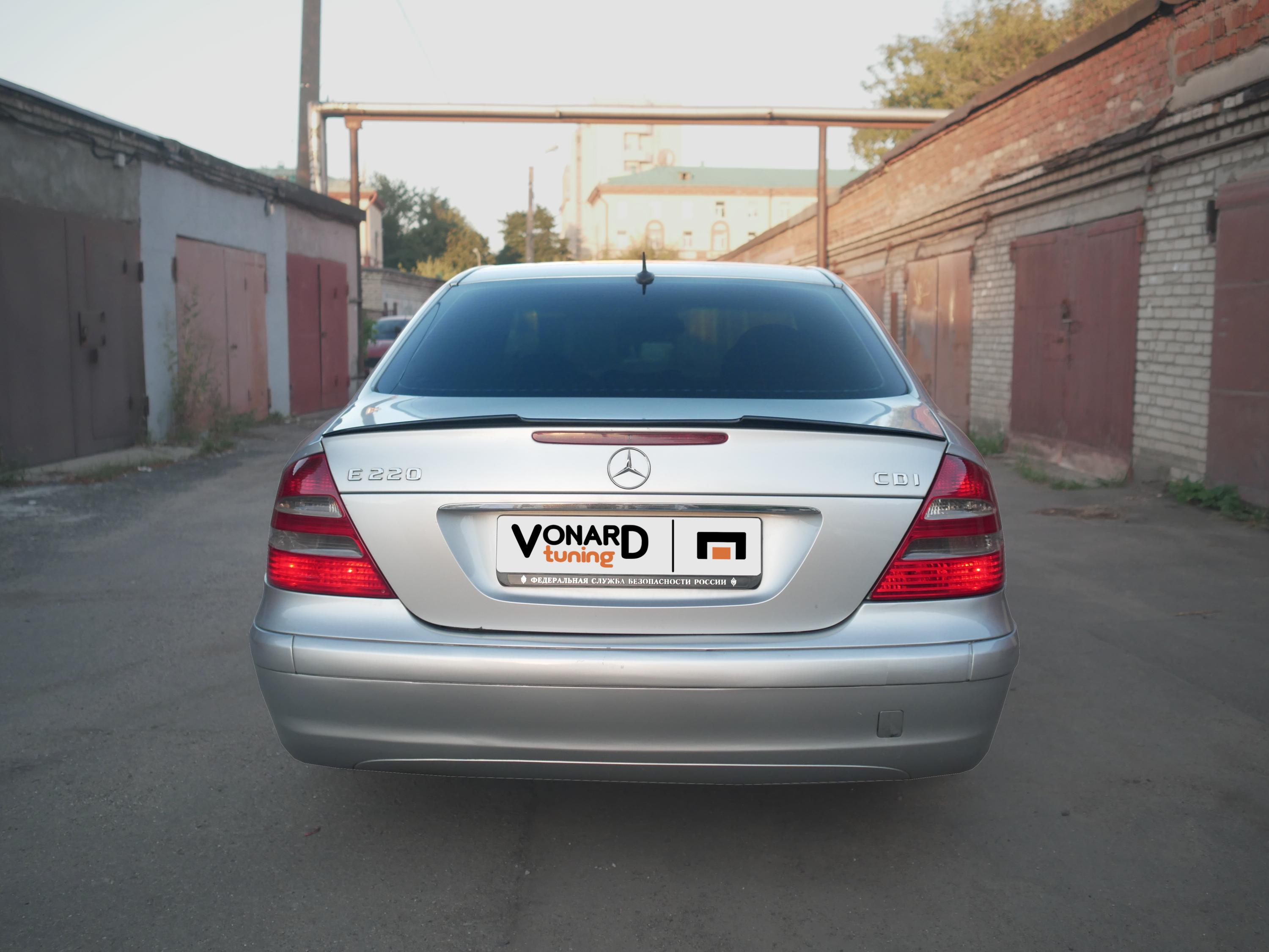 картинка Спойлер лезвие крышки багажника Mercedes E W211 - под покраску vonard customs 