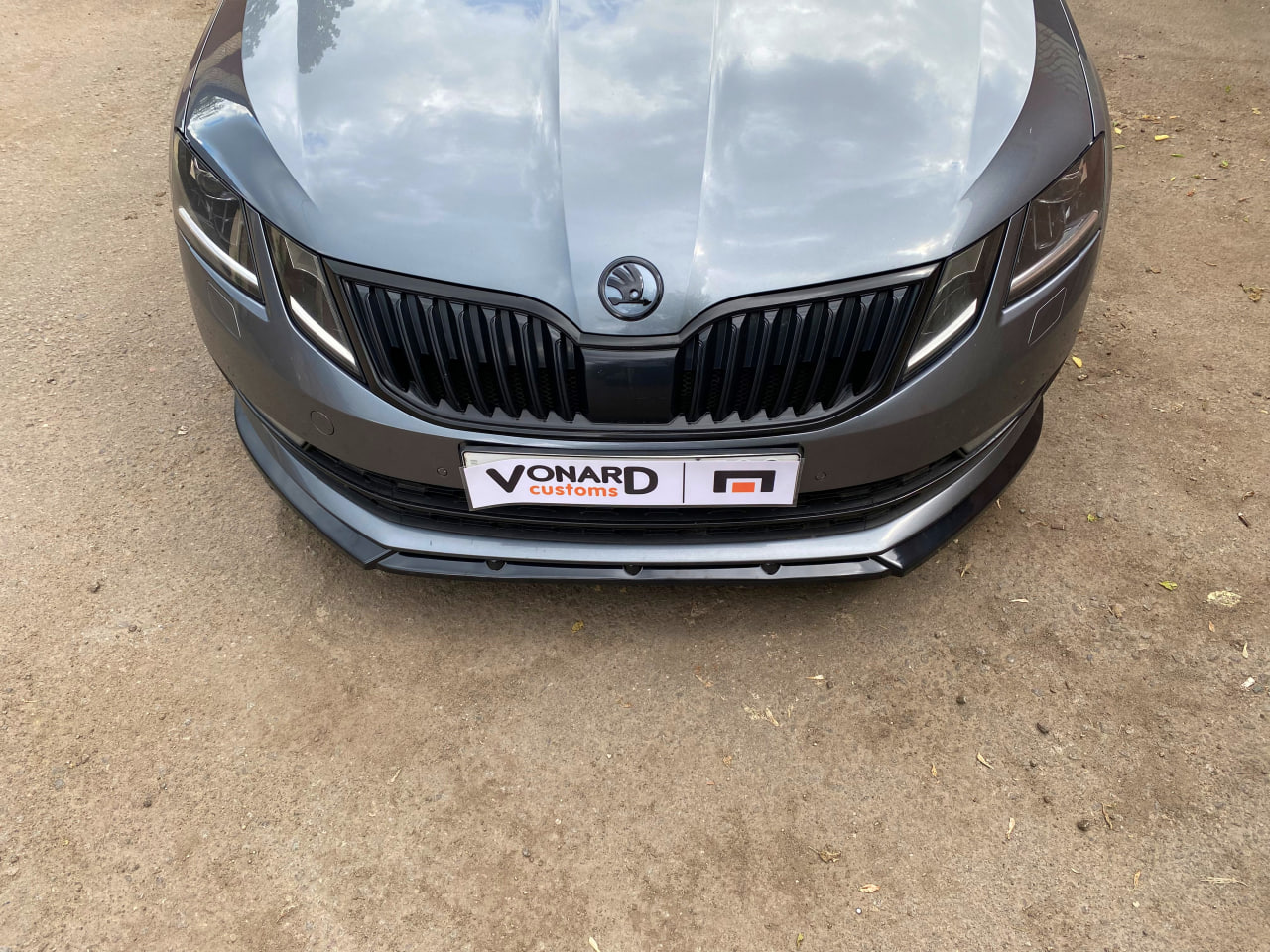 картинка Сплиттер переднего бампера Skoda Octavia 3 A7 рест. V2 (ребра) vonard customs 