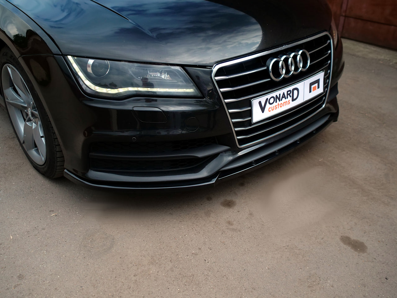 картинка Сплиттер переднего бампера Audi A7 S7 C7 S-line дорест vonard customs 