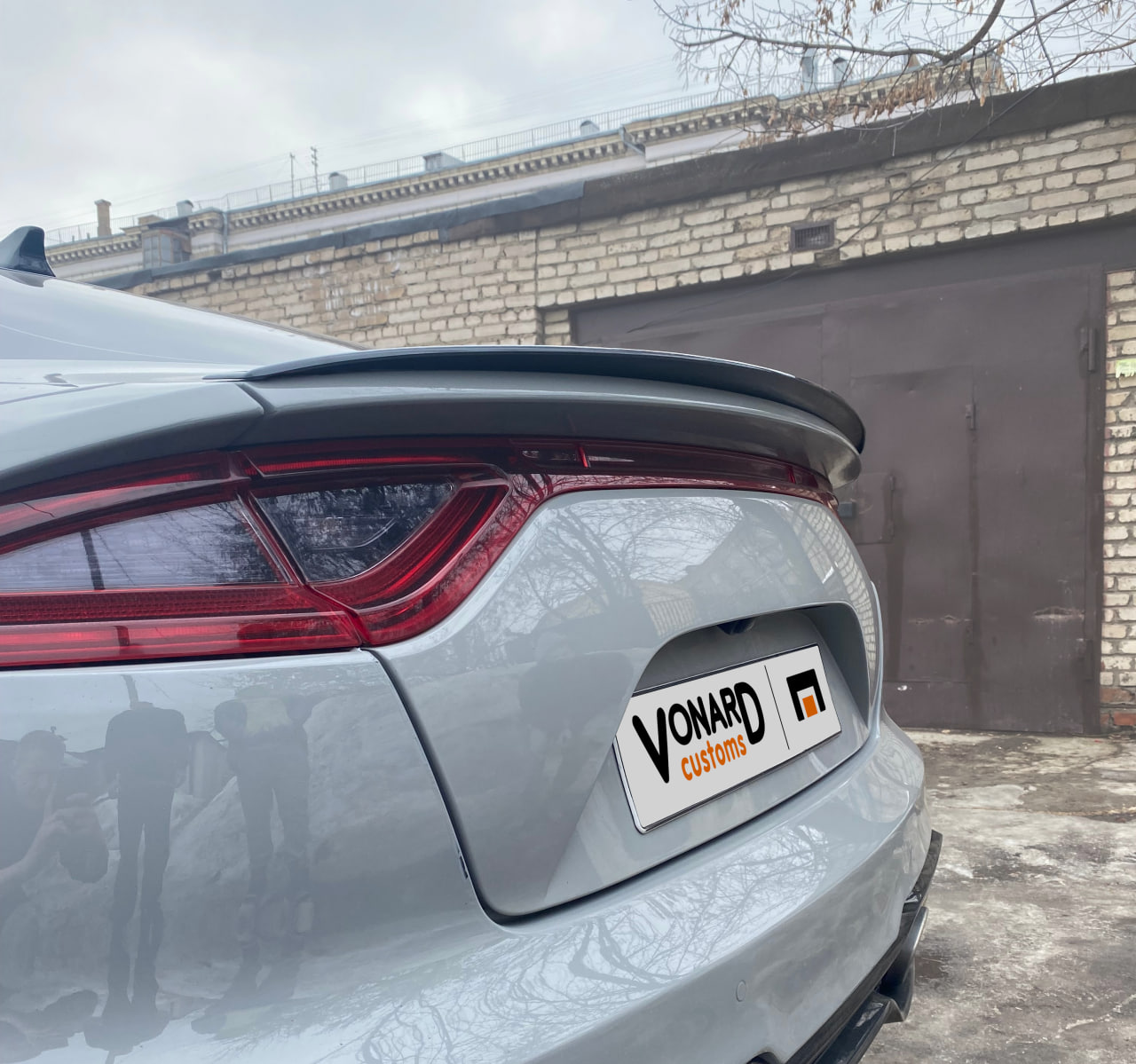 картинка Спойлер лезвие крышки багажника KIA Stinger 1 (без выемки) vonard customs 